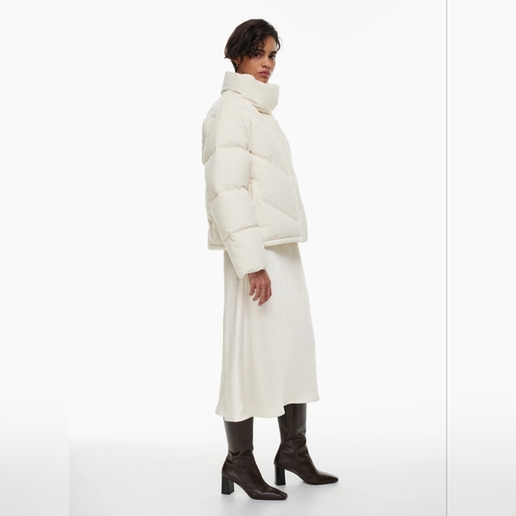 Aritzia Wilfred the cloud puff - Picture 4 of 14